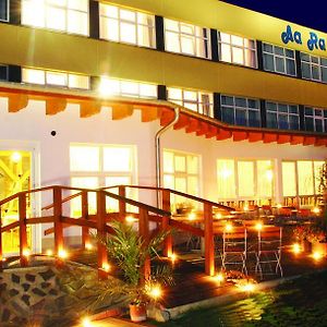 Aara Hotel